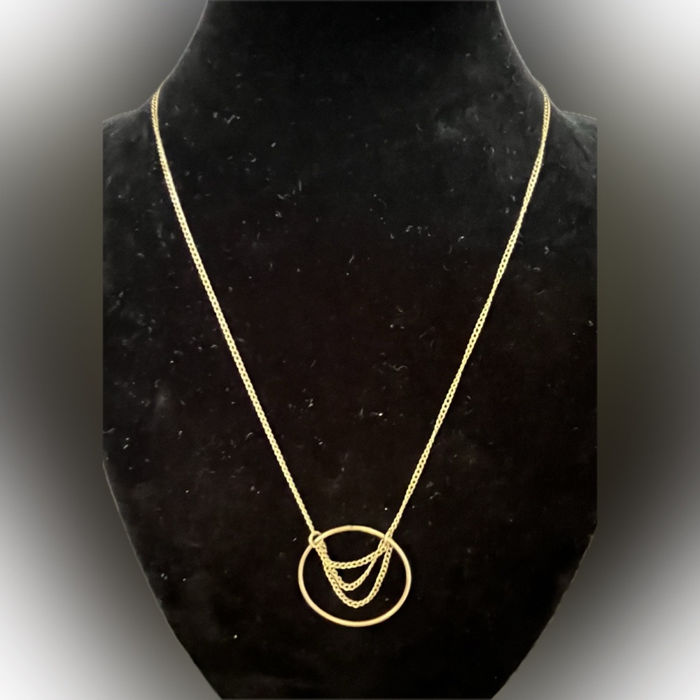 Delicate gold necklace - beautiful!